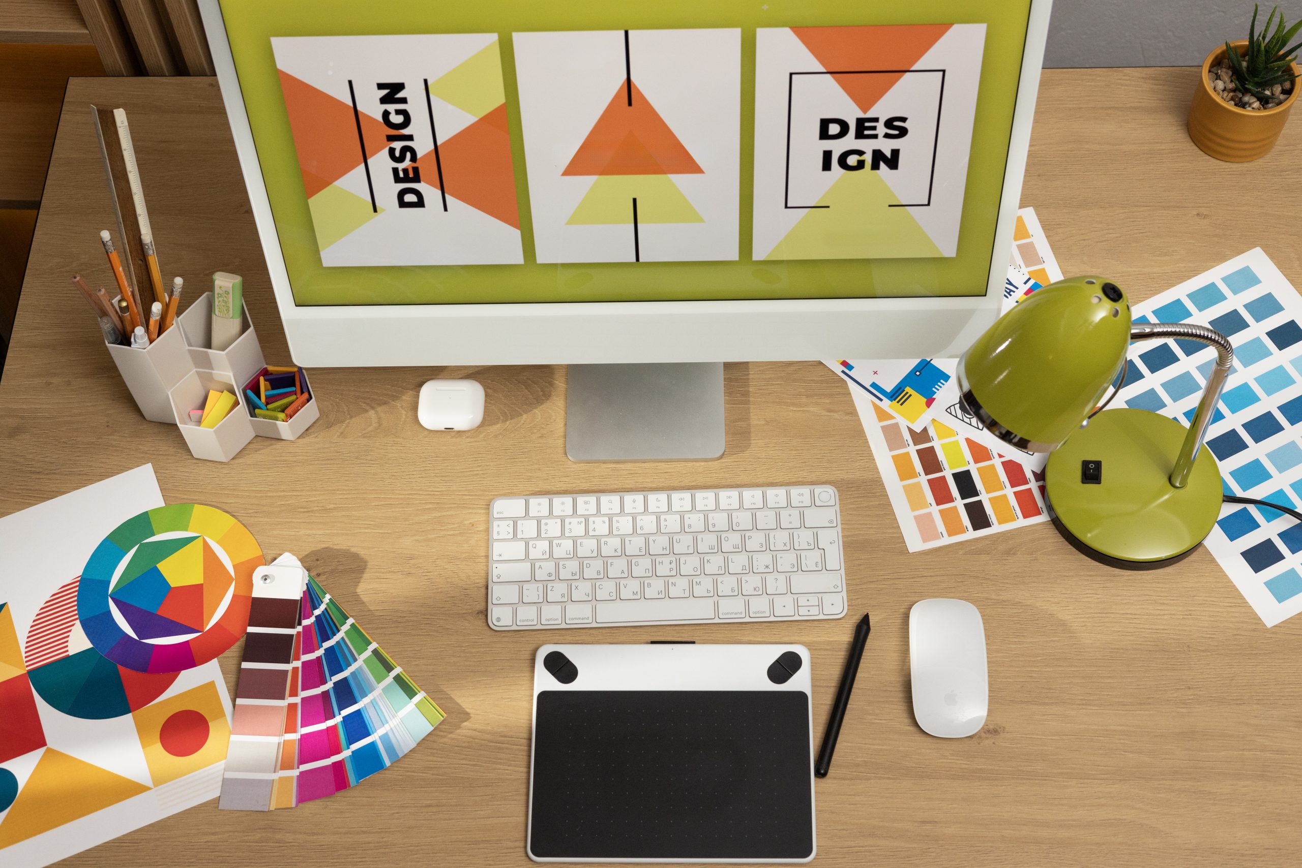 Design elements on top of a desktop